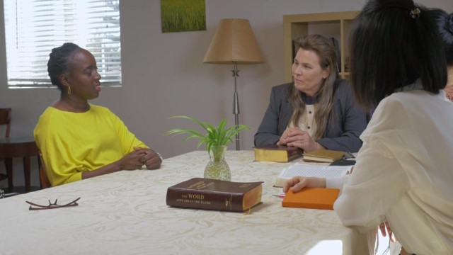 Pergunta: A Bíblia diz: “Pois é com o coração que se crê para a justiça, e com a boca se faz confissão para a salvação” (Romanos 10:10). Nós já fomos salvos por meio de nossa fé em Jesus. Uma vez salvos, somos eternamente salvos. Quando o Senhor chegar, definitivamente seremos capazes de entrar no reino dos céus.