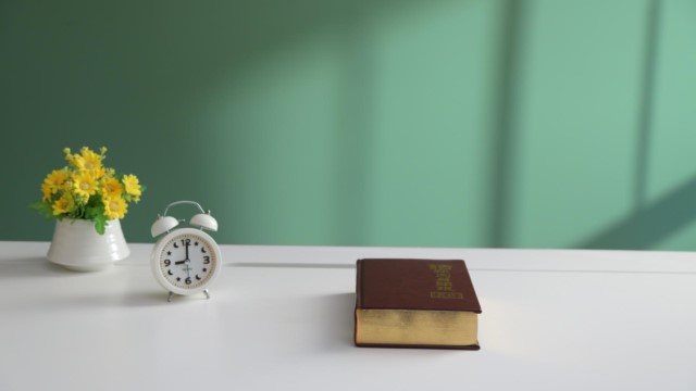 Pergunta: Vocês testificam que, nos últimos dias, Deus expressa a verdade e faz a obra de julgamento e purificação do homem, então como exatamente Deus julga, purifica e salva o homem?